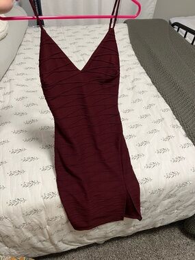 Windsor Burgundy Sleeveless V-Neck Mini Bodycon Dress